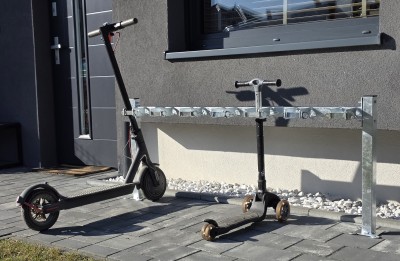 Stojak na Hulajnogi elektryczne ,  rowerki biegowe Peru 7 stanowisk 